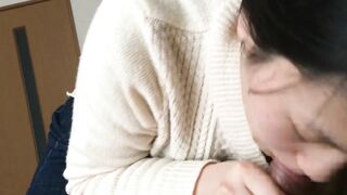 【素人オリジナル】恥ずかしそうな表情で必死にフェラ【顔出し】