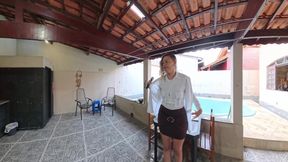 Reporter strips naked after being caught breaking into a house.