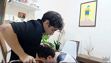 Depois de um longo dia de trabalho, o her&oacute_i foi ao psic&oacute_logo para se desestressar (COMPLETO NO RED)