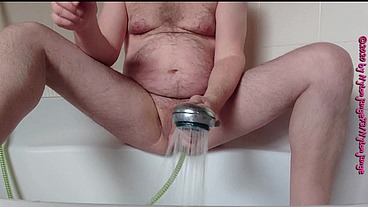 Heißes Rasieren in der Badewanne 1