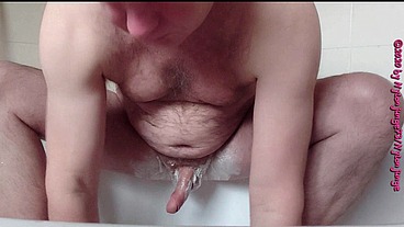 Heißes Rasieren in der Badewanne 1