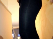 in albergo prima gli pompo il cazzo,lo cavalco di spalle e alla fine mi faccio sborrare nella fica