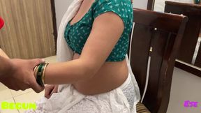 Bhabhi Jaan Ke saath Masti Mein Jo maja hain wo kahi nai hain...