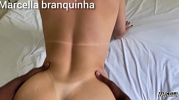 Amiga safada chupou tão gostoso minha bucetinha e deixou o marido dela me foder no pelo. Casal Porra Loka