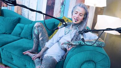 Anuskatzz tattoo model ASMR V - Vibe podcast talking