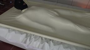 Cruel Reell dominate slave maskjoe in vaccuum bed