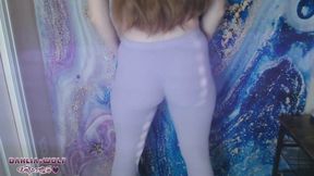 Hot girl grinds and twerks in leggings