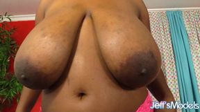Marie Leone gets pounded by a sex machine as her juicy booty takes every cock&#x1F32D;