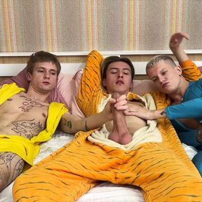 Twink Pajama Party Turns Into Passionate Fucking And Cumshot In The Ass - 614