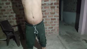 Pura nanga hokar workeout Karta Hun to mujhe achcha lagta hai