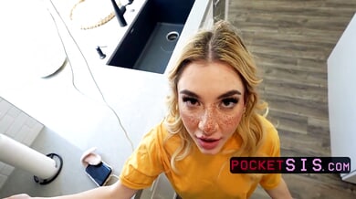 Blonde stepsister Demi Hawks teases in yellow shirt before grinding on her brother