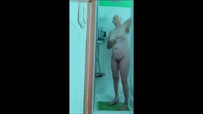 oma in der dusche bis zum einseifen