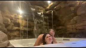 CASAL CURTINDO A LUA DE MEL NO MOTEL ESPOSA SE ACABANDO NA PICA