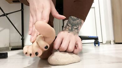 Rip Socks Off Anatalya Monte Big Bare Feet Soles Long Toes Worship