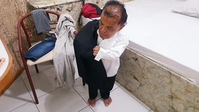 casamento da paty bumbum com o anao mais famoso da televisao brasileira zezinho teves . na lua de mel me judiou no anal mas me fez gozar gostoso. ( direcao nego catra) el toro de