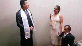 casamento da paty bumbum com o anao mais famoso da televisao brasileira zezinho teves . na lua de mel me judiou no anal mas me fez gozar gostoso. ( direcao nego catra) el toro de