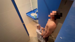 Dick Flash! I surprise the cleaning girl from the gym and she helps me finish with a blowjob