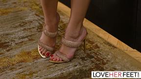 Blonde Babe Lula Stocch Rides Dick After Feet Licking