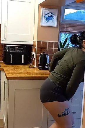 Desperate to Pee and All Bathrooms Occupied
