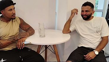 An&atilde_ numa entrevista - com dois selvagem teve o teste do sof&aacute_