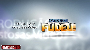 NOVINHA TARADA POR ENTREGADOR PEDE PIZZA E ACABA SENTANDO NA PICA DO NEGÃO