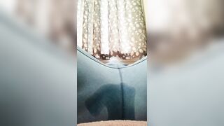 Chubby Women Wears Clitoris Sucker into Jeans and Squirts