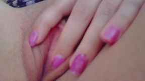 vien decouvrir ma petite chatte en gros plan