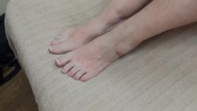 Eccentric Feet Mature 2