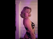 Holly has never dated a man older than herself. Do you think that's a mistake?💞