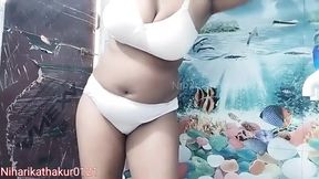 Pussy Bathing Time
