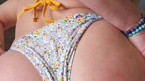 Bikini FaceSitting