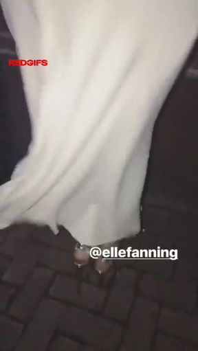 Curvy celebrity shows off her big ass in non-nude scene