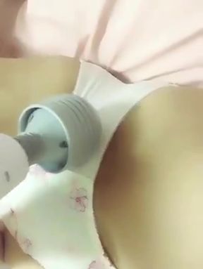 Amateur Japanese girl masturbates in her panties