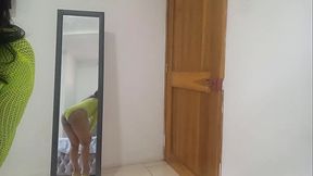 HIJASTRA DESESPERADA POR SACAR LA LECHE DENTRO DEL CO&Ntilde_O!! HACE UNA VISITA INESPERADA A SU PADRASTRO Y MIRA LO QUE PASO.........