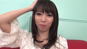 Hot Japanese babe shaves her pussy before masturbating with a vibrator