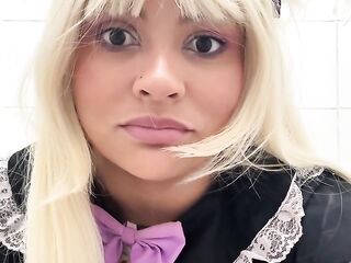 Public WC Farts at Cosplay Con - Gassy big beautiful woman in Cosplay