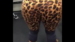 Gostosa safada na academia