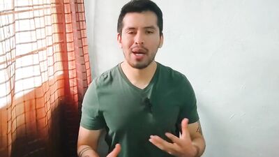 joven bisexual activo inter de 20cm es penetrado por el albañil maduro! Relato sexual