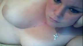 Chubby white bitch flashed her pussy and masturbated