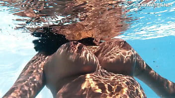 Sensational Venezuelan with a hot round ass in a steamy poolside swim session