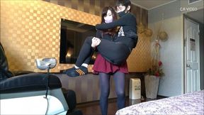 CR090_PART1_Strong girl lift me up,shoulder riding(MOV)