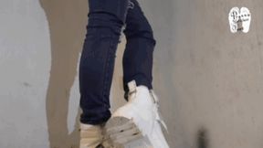 Railway Toy stoff under Buffalo Boots