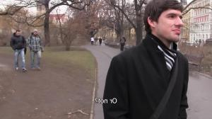 Czech Hunter - Muscle Czech gay gets down for money in public