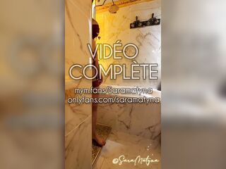 Je me fais sodomiser dans une chambre d'hôtel
