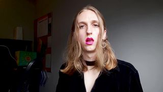 Tgirl Salivates on a Fuck Stick and Boinks herself