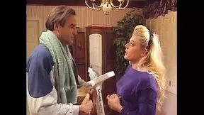 She licks her pussy before getting fucked