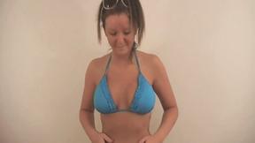 ”Teen solo bitch opens her legs to masturbate”