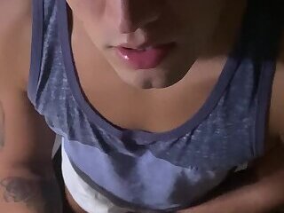 Andrea la troia di Pesaro si fa scopare e usare