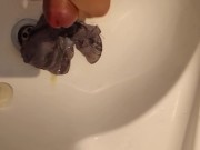 A Quick Cumshot in a Dirty Sink