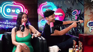 HAILEY ROSE TAKES IT ALL OFF & RAY J AMBLES OFF